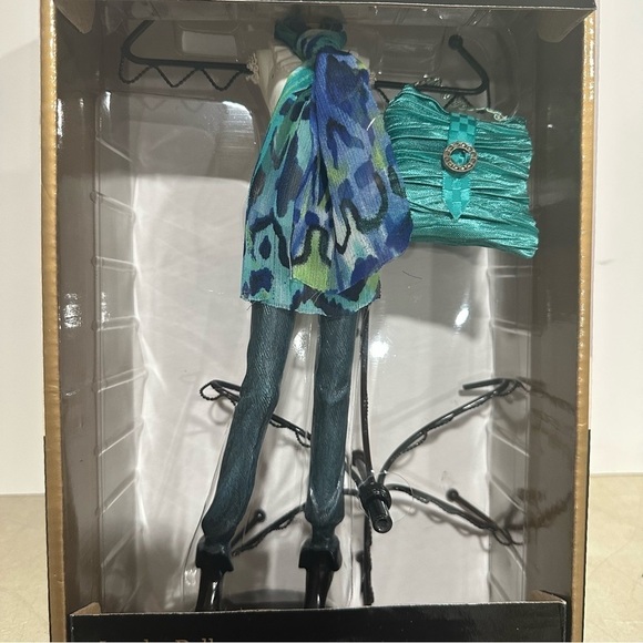 Chloe Jewelry Doll Jewelry Organizer White And Blue NEW IN BOX - Picture 3 of 4